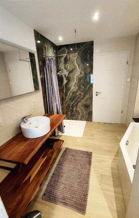 Komfortzone - Stilvolle Gaestewohnung In Marburg Bagian luar foto